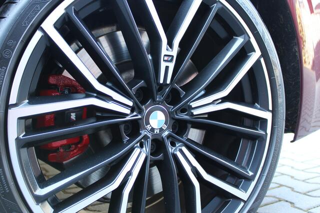 BMW 5-SERIE 540i High Executive M-Sport - Nederlandse BMW - Dealer onderhouden Laserlight - 20 inch - Schuif kanteldak - Adaptive cruise control - Heel veel opties