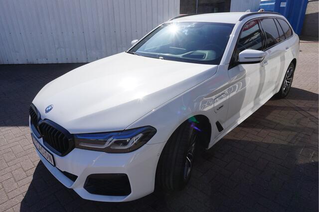 BMW 5-SERIE Touring 530e xDrive High Executive M-Sport Shadowline Automaat