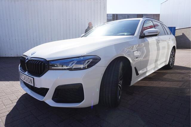 BMW 5-SERIE Touring 530e xDrive High Executive M-Sport Shadowline Automaat