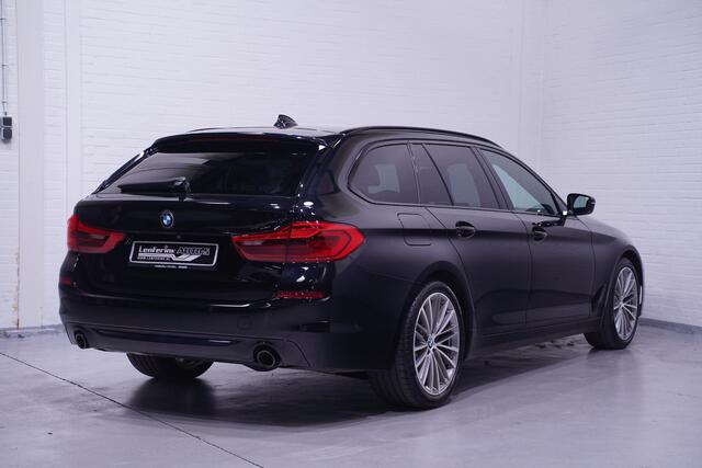 BMW 5-SERIE Touring 530 D sportline HUD led koplampen lederen electrische stoelen met memo private glas 19"lmv DAB digitale cockpit 360 camera automatisch grootlicht hoogglans shadowline