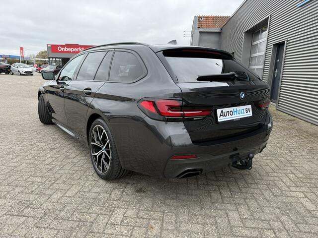 BMW 5-SERIE Touring 530e High Executive M Sport Panoramadak Laser Licht Trekhaak ACC Comfortzetels Carplay Head-Up Display Nappa Leer