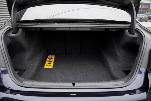 BMW 5-SERIE 520i High Executive Edition / M-Sport / Schuifdak / Drive Assist / Laser