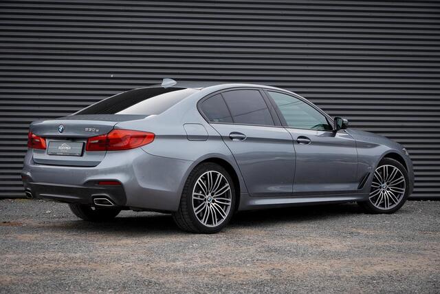 BMW 5-SERIE 530e High Executive / M-Sport / Drive Assist Plus / Stoel-Stuurverwarming