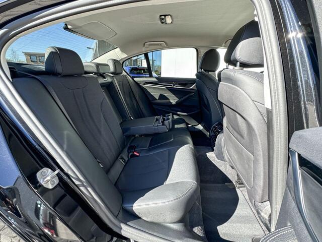 BMW 5-SERIE Sedan 520d xDrive High Executive