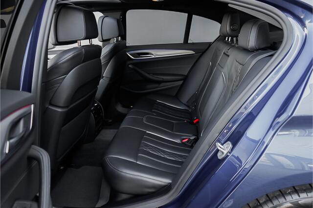 BMW 5-SERIE 520i Business Ed Plus M-Sport Schuifdak Laser Comfortstoel