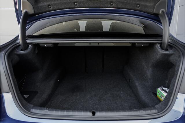 BMW 5-SERIE 520i Business Ed Plus M-Sport Schuifdak Laser Comfortstoel