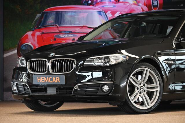 BMW 5-SERIE Touring 530d Luxury Edition