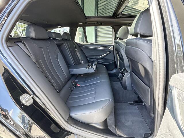 BMW 5-SERIE Touring 530e xDrive M Sportpakket / Glazen panoramadak / Active Cruise Control