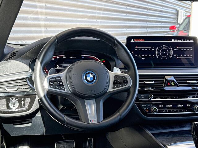 BMW 5-SERIE Touring 530e xDrive M Sportpakket / Glazen panoramadak / Active Cruise Control