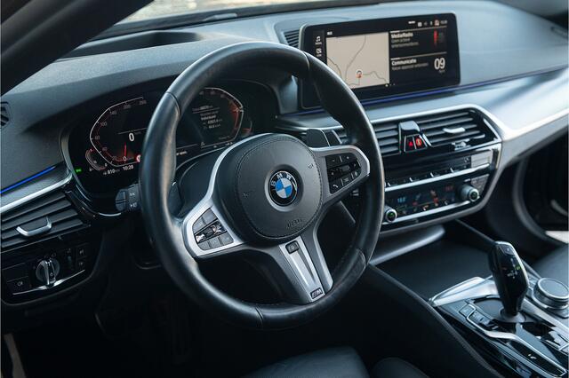 BMW 5-SERIE 520i LCI M-sport Adapt.Cruise Head Up Laser Schuifdak Ambient Memory Comfort Trekhaak