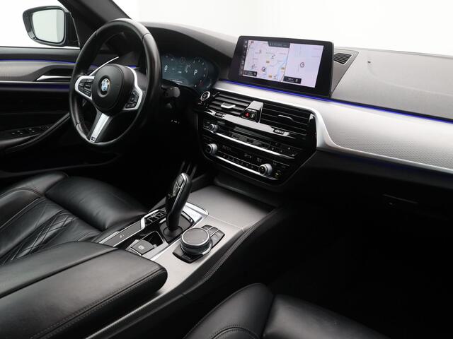 BMW 5-SERIE 530i xDrive High Executive M-Pakket | CAMERA | H&K | STOELVERWARMING