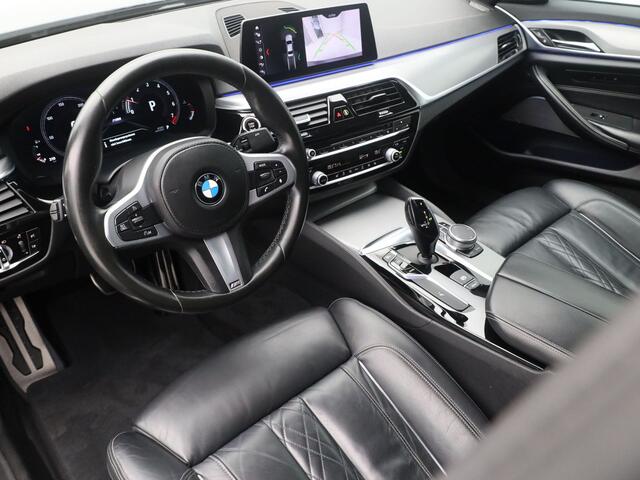 BMW 5-SERIE 530i xDrive High Executive M-Pakket | CAMERA | H&K | STOELVERWARMING