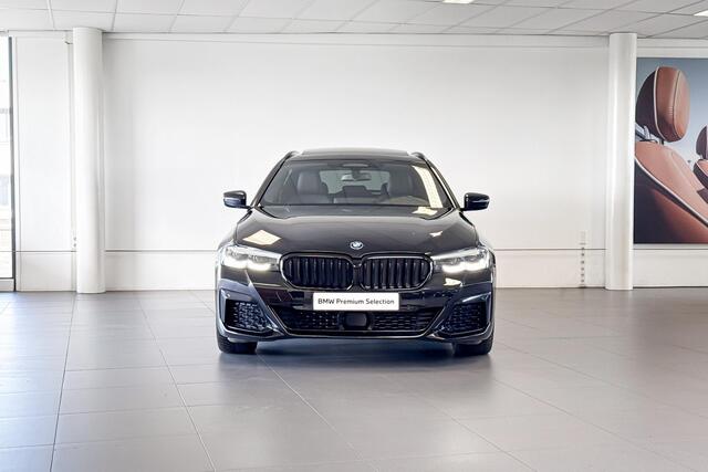 BMW 5-SERIE Touring 530e xDrive Business Edition Plus | M Sport | Stoelverwarming | Glazen Panoramadak |
