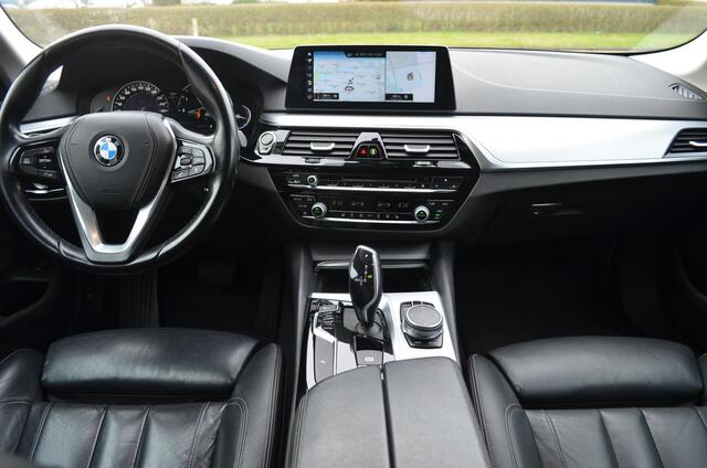 BMW 5-SERIE 540i xDrive Touring 340 pk M-sport / 21" / Blackline