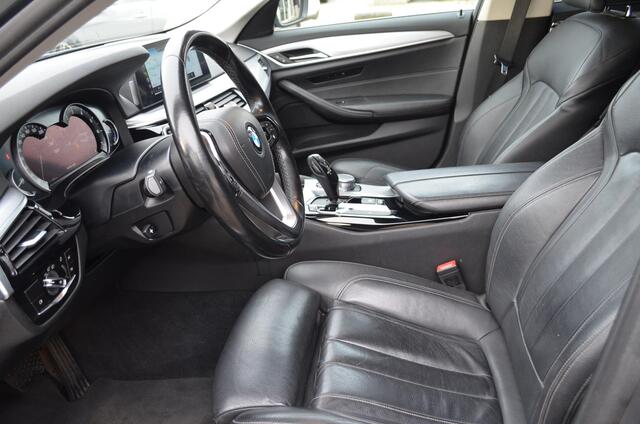 BMW 5-SERIE 540i xDrive Touring 340 pk M-sport / 21" / Blackline