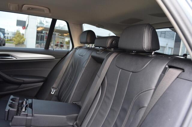 BMW 5-SERIE 540i xDrive Touring 340 pk M-sport / 21" / Blackline