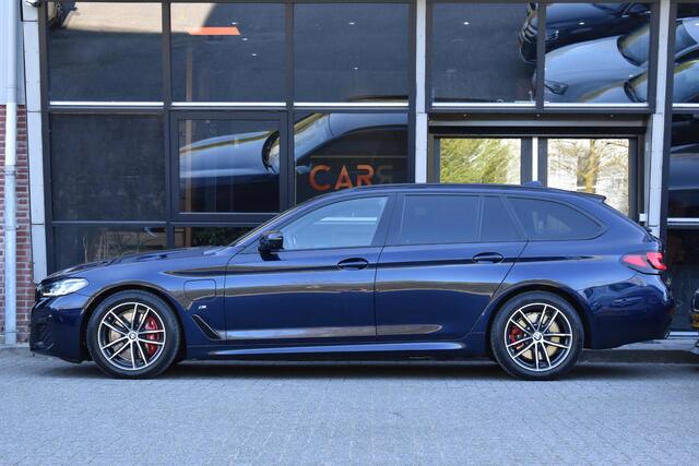 BMW 5-SERIE Touring 530e xDrive Business Edition Plus M Sport Pakket HUD Trekhaak Lane 360C HK Leder
