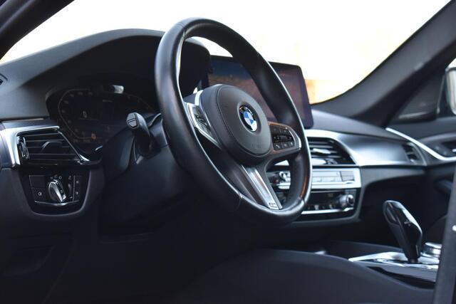 BMW 5-SERIE Touring 530e xDrive Business Edition Plus M Sport Pakket HUD Trekhaak Lane 360C HK Leder