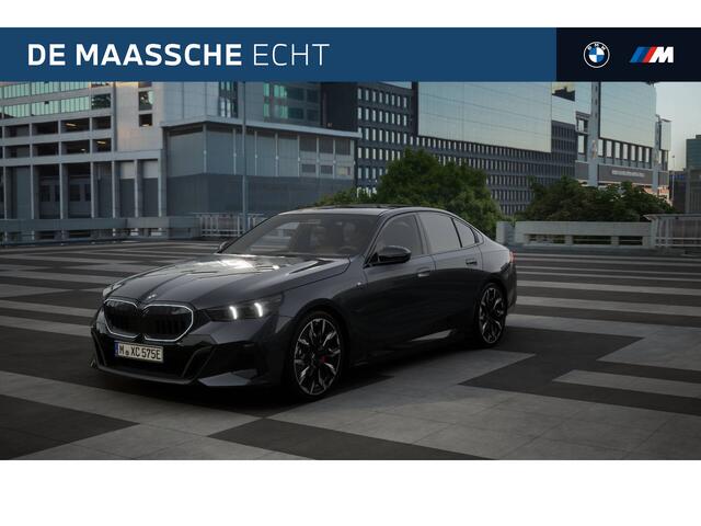 BMW 5-SERIE 530e M Sport Automaat / Panoramadak / Trekhaak / Bowers & Wilkins / Stoelventilatie / Adaptieve LED / Parking Assistant Plus / Comfort Access