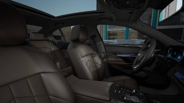 BMW 5-SERIE 530e M Sport Automaat / Panoramadak / Trekhaak / Bowers & Wilkins / Stoelventilatie / Adaptieve LED / Parking Assistant Plus / Comfort Access