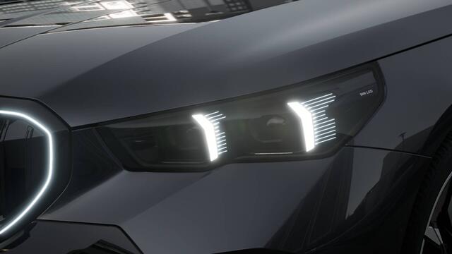 BMW 5-SERIE 530e M Sport Automaat / Panoramadak / Trekhaak / Bowers & Wilkins / Stoelventilatie / Adaptieve LED / Parking Assistant Plus / Comfort Access