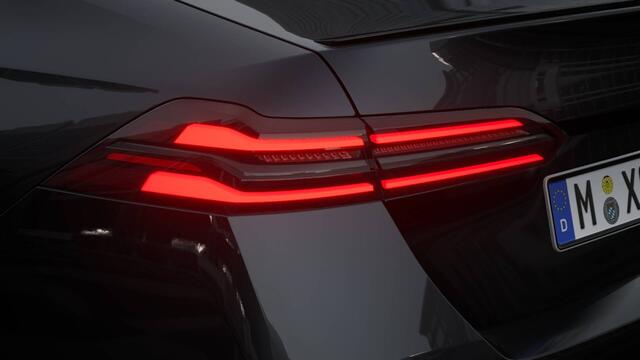 BMW 5-SERIE 530e M Sport Automaat / Panoramadak / Trekhaak / Bowers & Wilkins / Stoelventilatie / Adaptieve LED / Parking Assistant Plus / Comfort Access