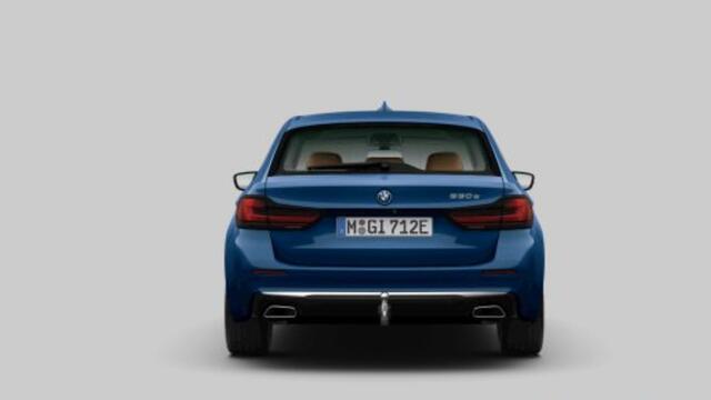 BMW 5-SERIE Touring 530e High Executive Luxury Line - Trekhaak - Panoramadak - Parking/Driving Assistant - Head Up - Comfortstoelen - Elektrisch verwarmde voorstoelen - Comfort Access - Ambiance verlichting -