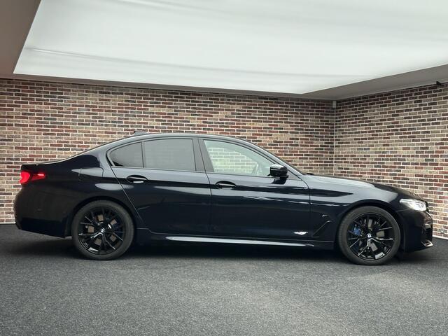 BMW 5-SERIE 545e xDrive High Executive | LED| Trekhaak| CarPlay| CoPilot| Dealer onderhouden|