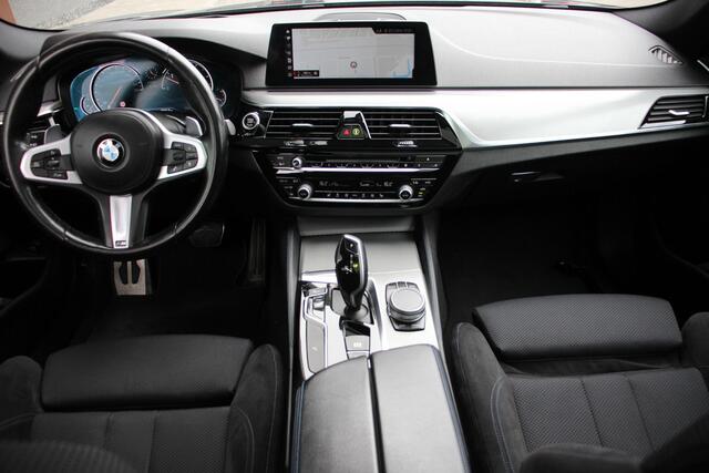 BMW 5-SERIE Touring 530d xDrive High Executive M-Sport | Pano | Head Up | Afneembare Trekhaak | BTW