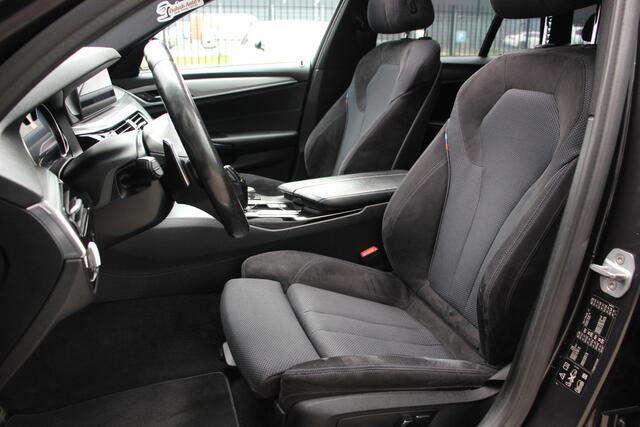 BMW 5-SERIE Touring 530d xDrive High Executive M-Sport | Pano | Head Up | Afneembare Trekhaak | BTW