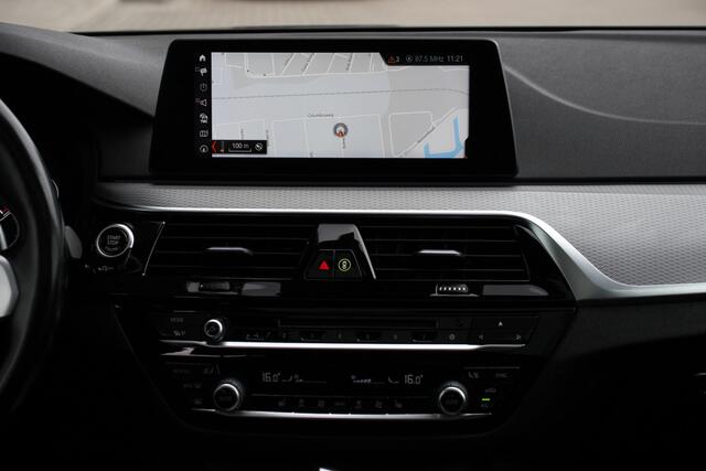 BMW 5-SERIE Touring 530d xDrive High Executive M-Sport | Pano | Head Up | Afneembare Trekhaak | BTW