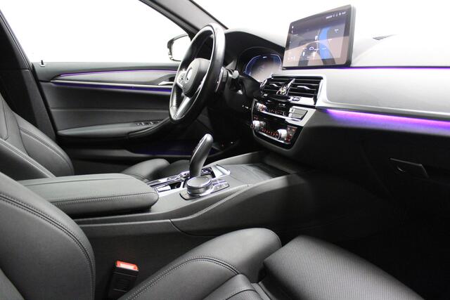 BMW 5-SERIE Touring 530e xDrive M Sport/Pano dak/20 inch/Acc/Leder
