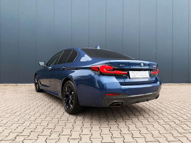 BMW 5-SERIE 545e xDrive M-sport / pano / HUD / tr.hk / H&K
