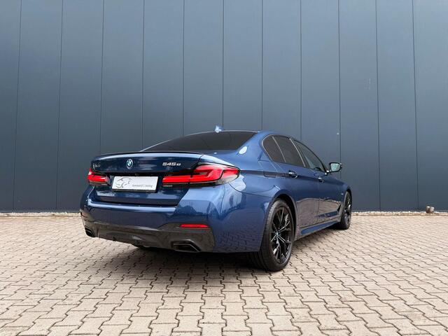 BMW 5-SERIE 545e xDrive M-sport / pano / HUD / tr.hk / H&K