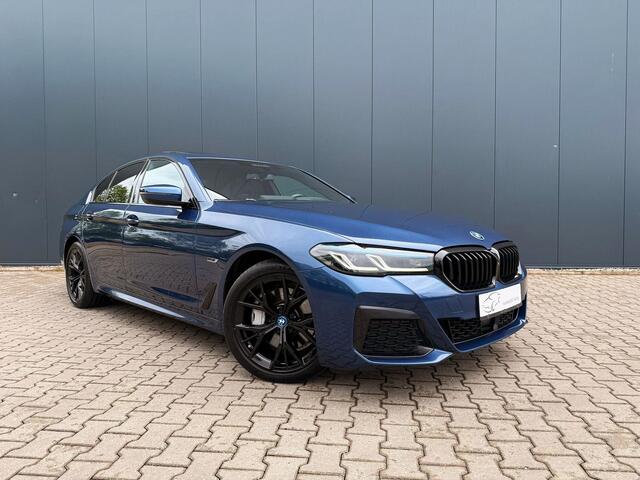 BMW 5-SERIE 545e xDrive M-sport / pano / HUD / tr.hk / H&K