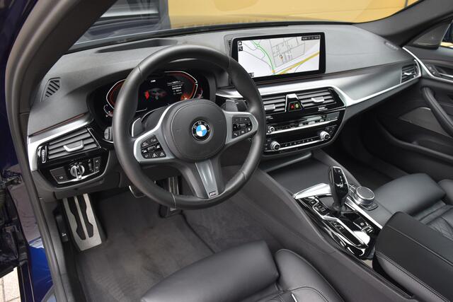 BMW 5-SERIE 530i High Executive * M Sportpakket * Comfortstoelen * Laser * Schuifdak * Live cockpit *
