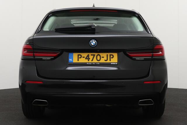 BMW 5-SERIE Touring 520e Business Edition+ Pano-Dak Elektr. Trekhaak Adapt. Cruise