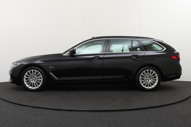 BMW 5-SERIE Touring 520e Business Edition+ Pano-Dak Elektr. Trekhaak Adapt. Cruise