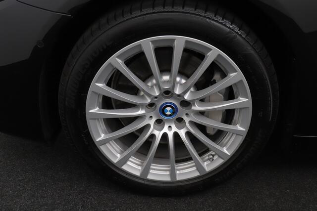 BMW 5-SERIE Touring 520e Business Edition+ Pano-Dak Elektr. Trekhaak Adapt. Cruise