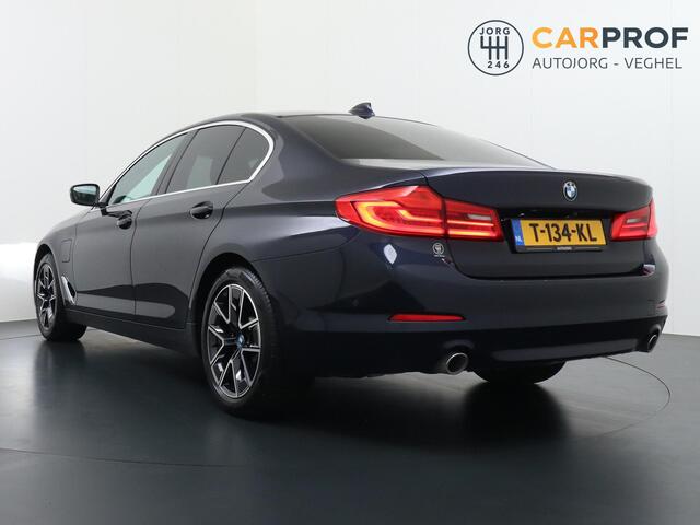 BMW 5-SERIE 530e iPerformance Executive Camera | Head Up | Navigatie |