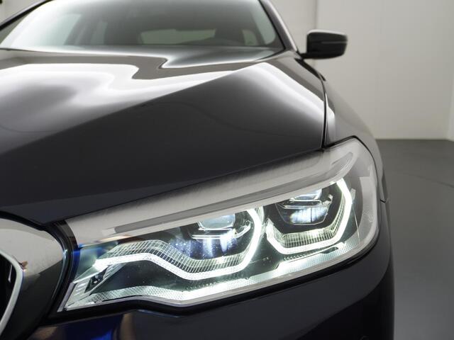 BMW 5-SERIE 530e iPerformance Executive Camera | Head Up | Navigatie |