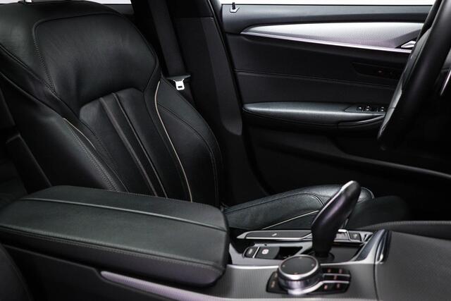 BMW 5-SERIE Touring 530i M-Sport High Executive | PANORAMADAK | HEAD UP | TREHAAK