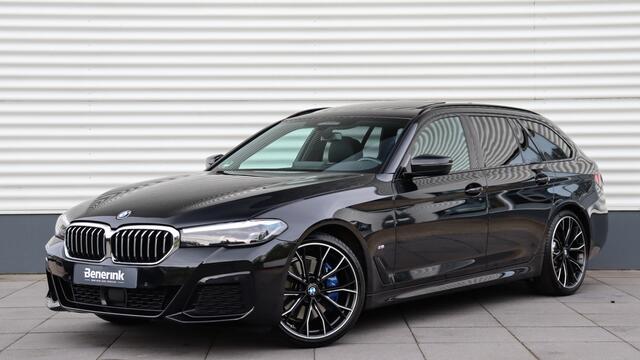 BMW 5-SERIE Touring 530i High Executive M-Sport | Head-up | Panoramadak | Trekhaak | Comfort Access