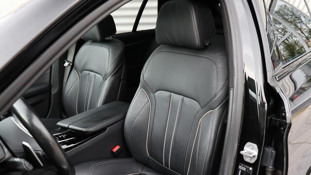 BMW 5-SERIE Touring 530i High Executive M-Sport | Head-up | Panoramadak | Trekhaak | Comfort Access