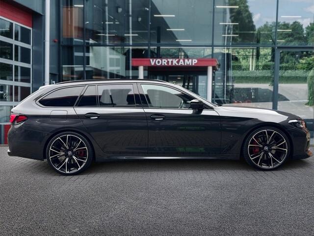 BMW 5-SERIE 540I XDRIVE M SPORT PANO-DAK/CAMERA/NAVI/LEDER/CARPLAY