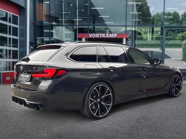 BMW 5-SERIE 540I XDRIVE M SPORT PANO-DAK/CAMERA/NAVI/LEDER/CARPLAY
