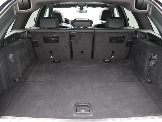BMW 5-SERIE Touring 530e Business Edition 252PK matrix led, trekhaak, head-up display, panoramadak, achteruitrijcamera, alarm, lederen bekleding, stoelverwarming, keyless, side assist, elek. bedienbare achterklep, 19" lichtmetaal