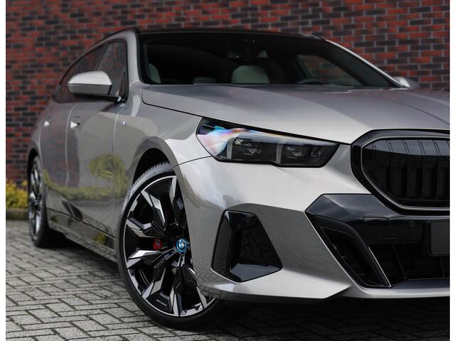 BMW 5-SERIE 530e Touring *Pano*Trekhaak*Harman/Kardon*M Sport Pro*