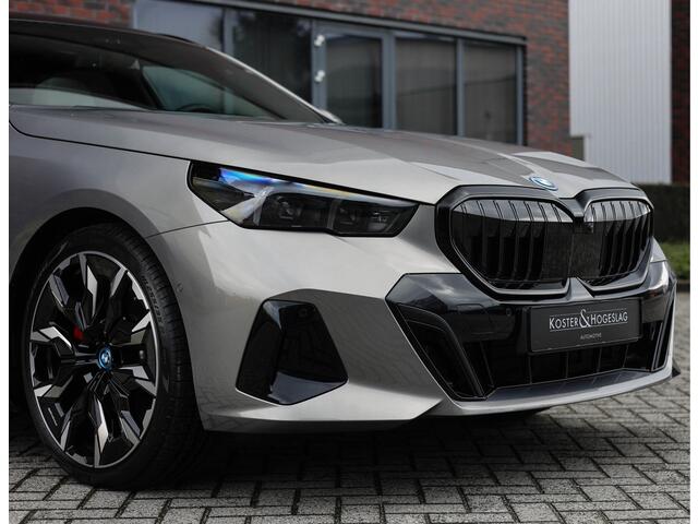 BMW 5-SERIE 530e Touring *Pano*Trekhaak*Harman/Kardon*M Sport Pro*