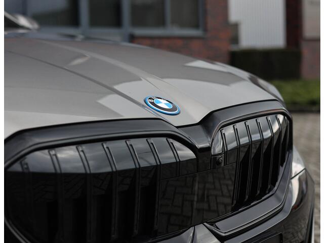 BMW 5-SERIE 530e Touring *Pano*Trekhaak*Harman/Kardon*M Sport Pro*